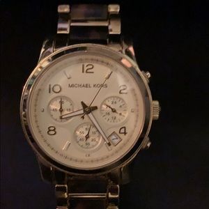 Large-face Michael Kors ladies watch gold/tortoise